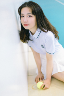 校花坐公交车被挺进h